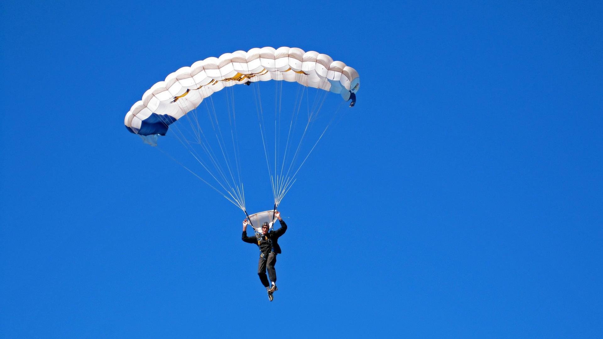 爱游戏内容中心-_体育经济学：大满贯赛事带动地方经济繁荣_，中国体育大满贯