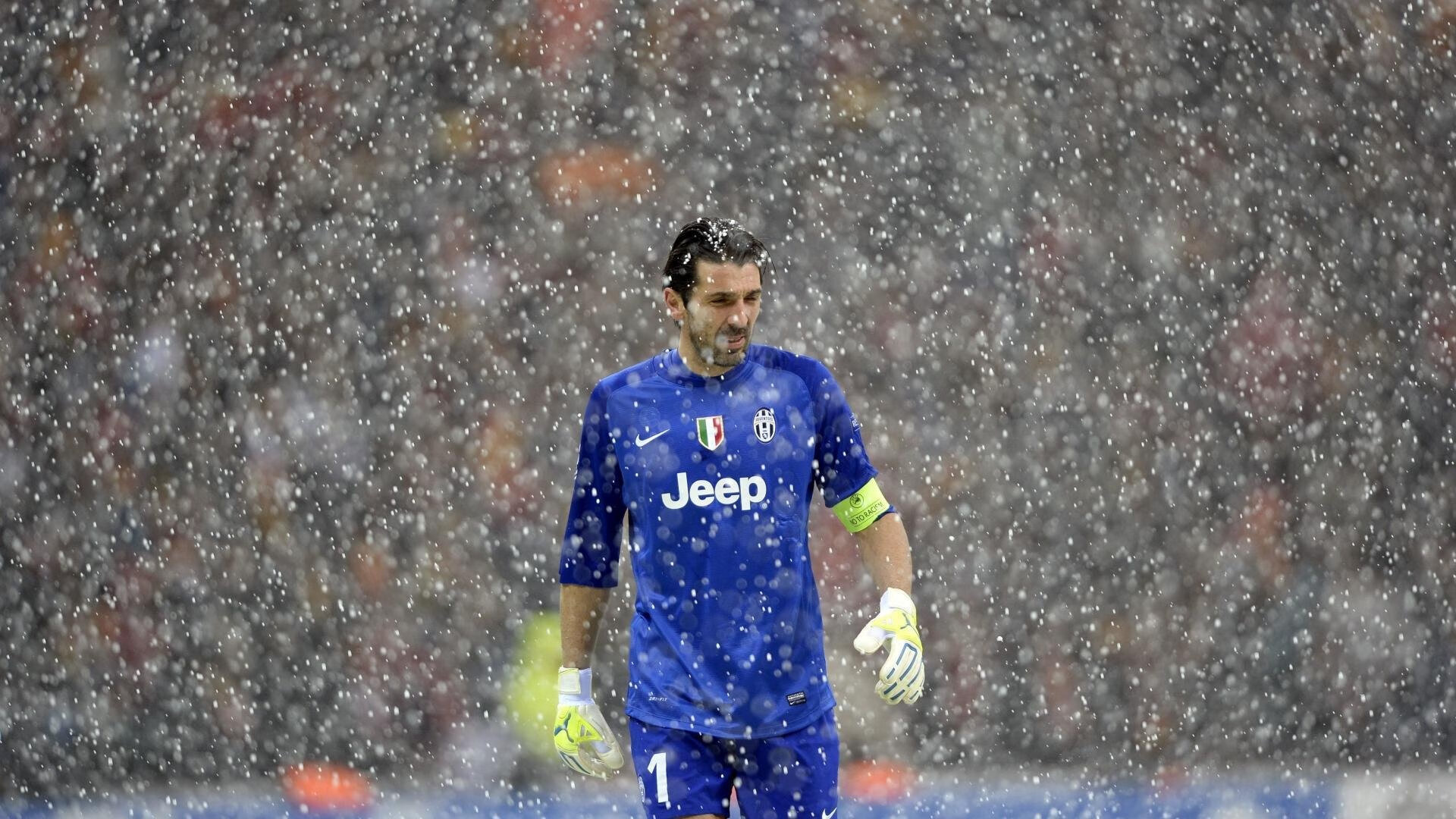 爱游戏中国电竞-关键封盖：李磊封阻对手最后一攻，守住胜利！